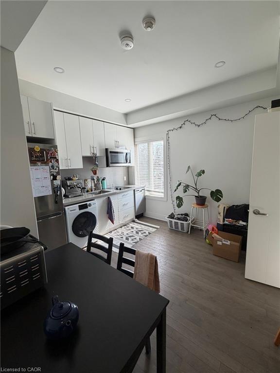 1415 Gerrard Street E Property Photo 13