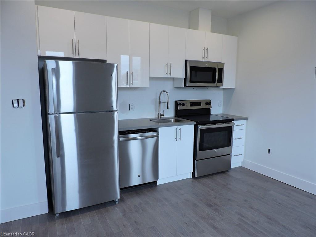 1415 Gerrard Street E Property Photo 16