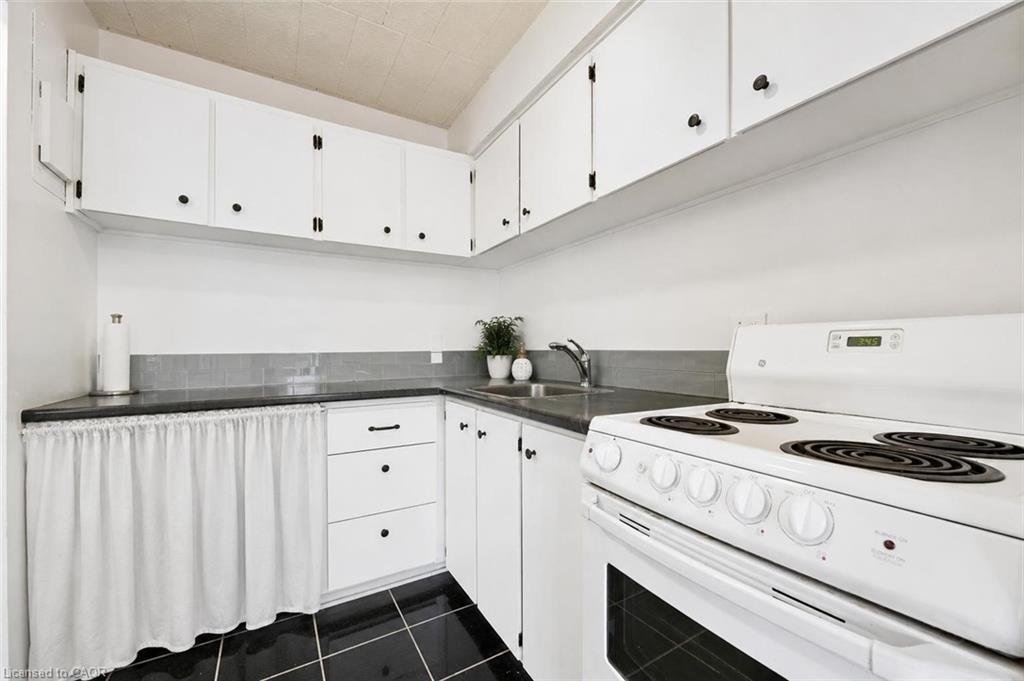307-91 Conroy Crescent Property Photo 4