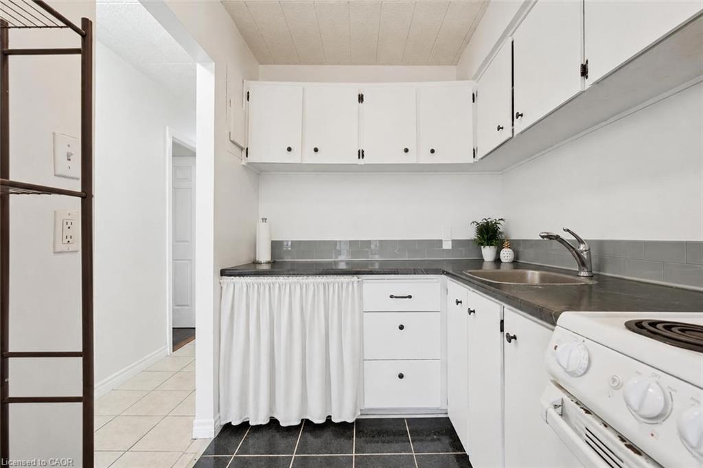 307-91 Conroy Crescent Property Photo 5