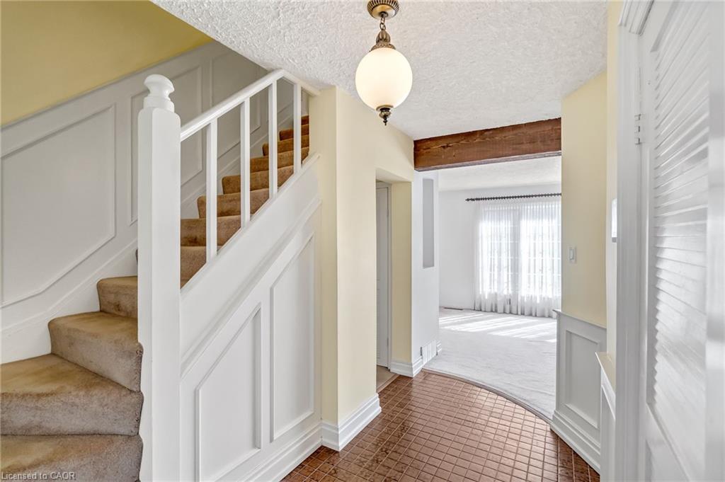 524 Meadow Wood Road Property Photo 6