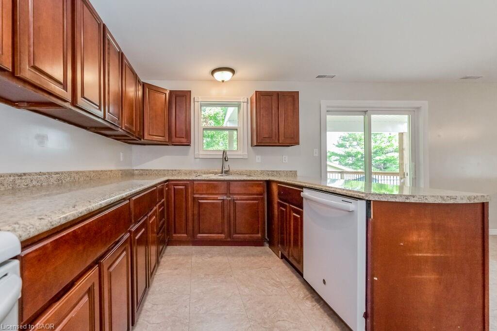353 Wellington Street E Property Photo 13