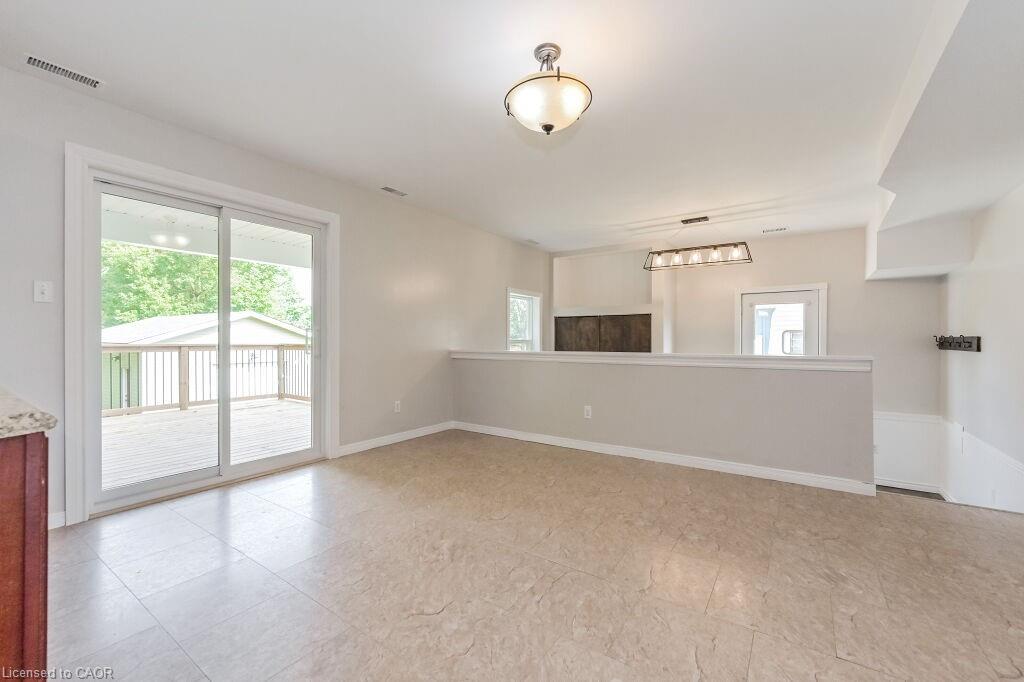 353 Wellington Street E Property Photo 15