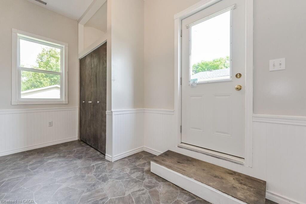353 Wellington Street E Property Photo 16