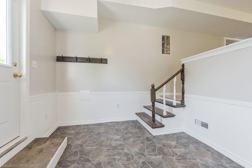 353 Wellington Street E Property Photo 17