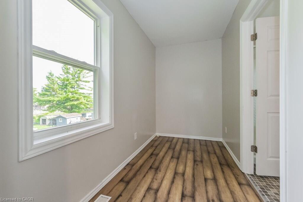 353 Wellington Street E Property Photo 32