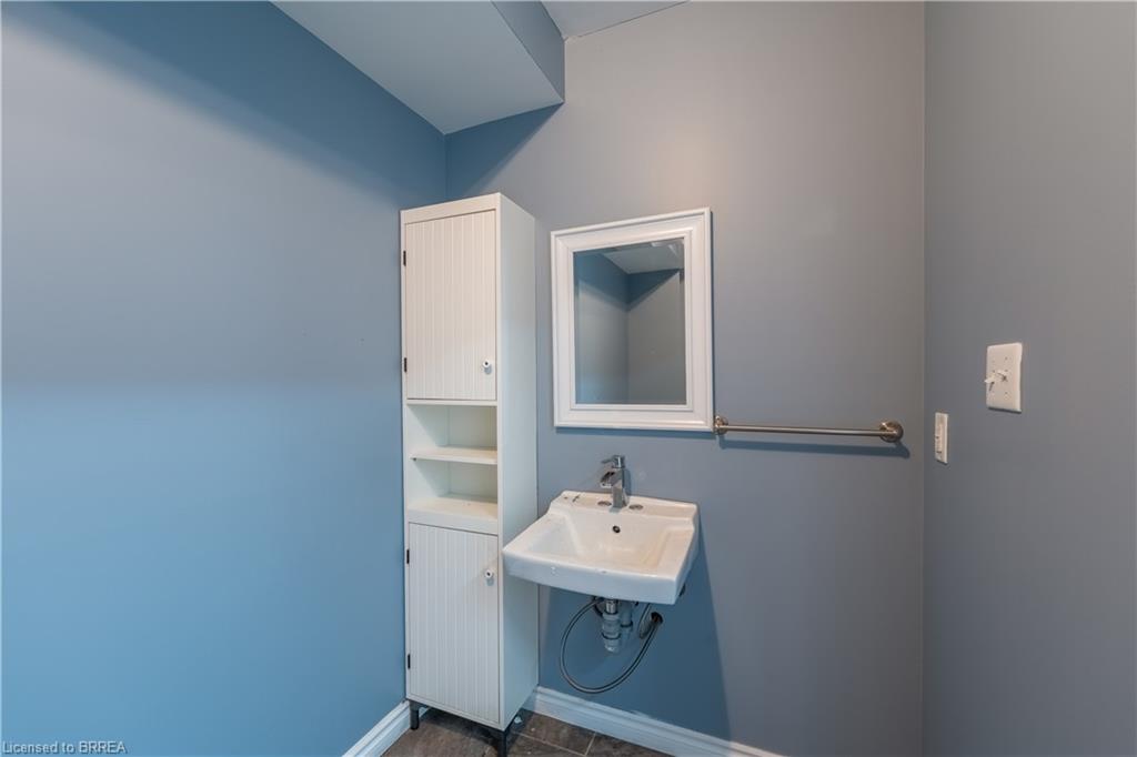 340 Henry Street Property Photo 15