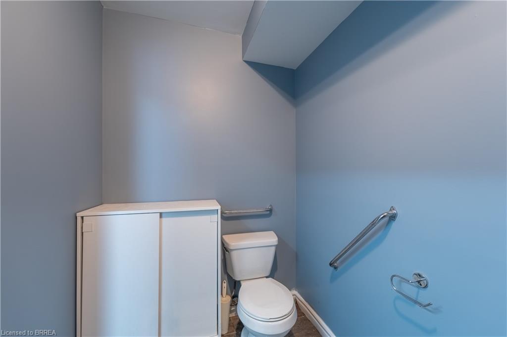 340 Henry Street Property Photo 16