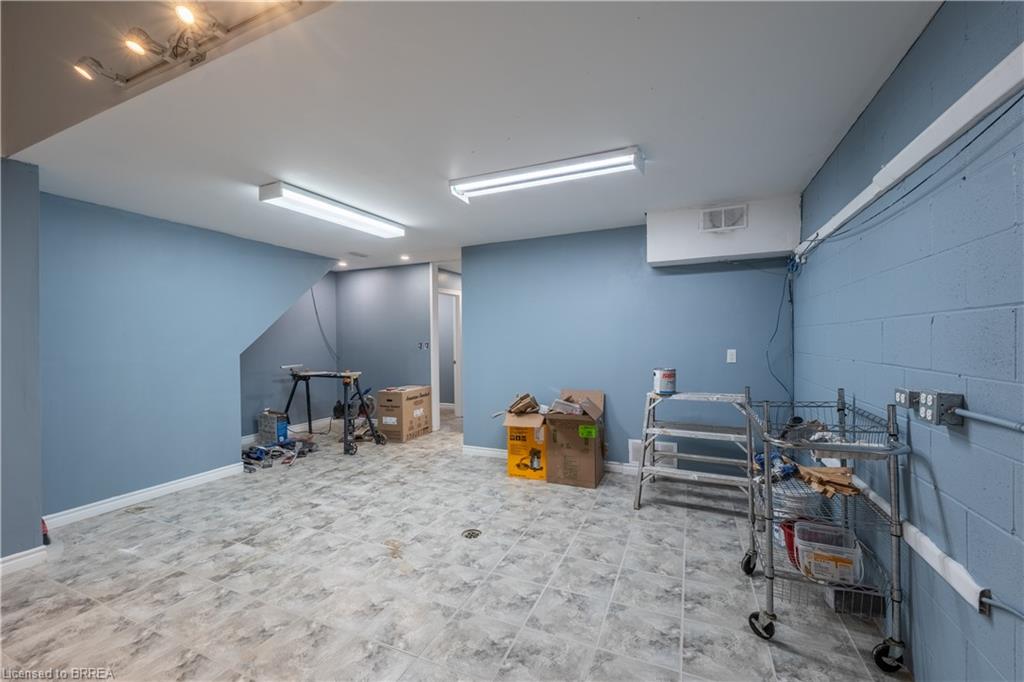 340 Henry Street Property Photo 18