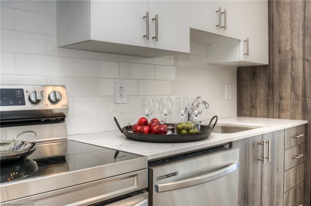 502-1438 Highland Road W Property Photo 3