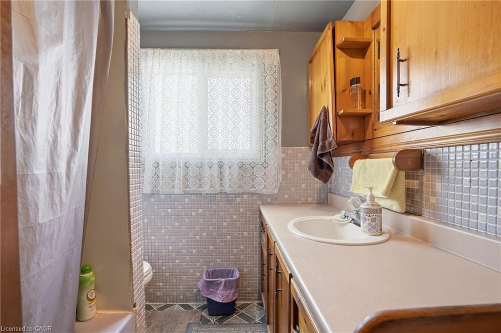 121 Gibson Avenue Property Photo 10