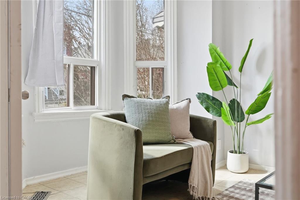 79 Murray Street E Property Photo 10