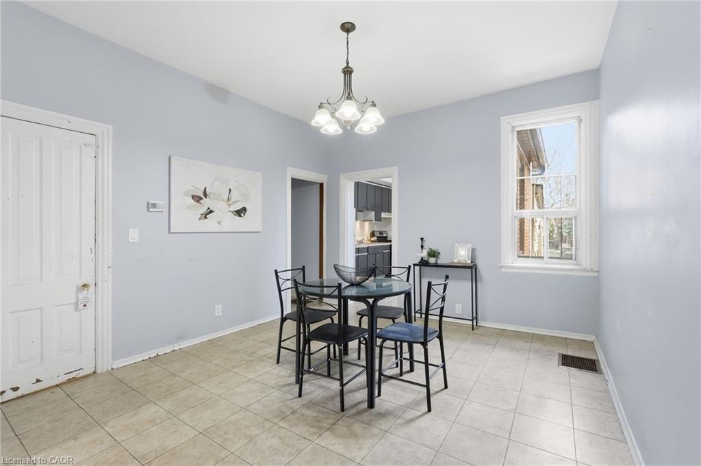 79 Murray Street E Property Photo 13