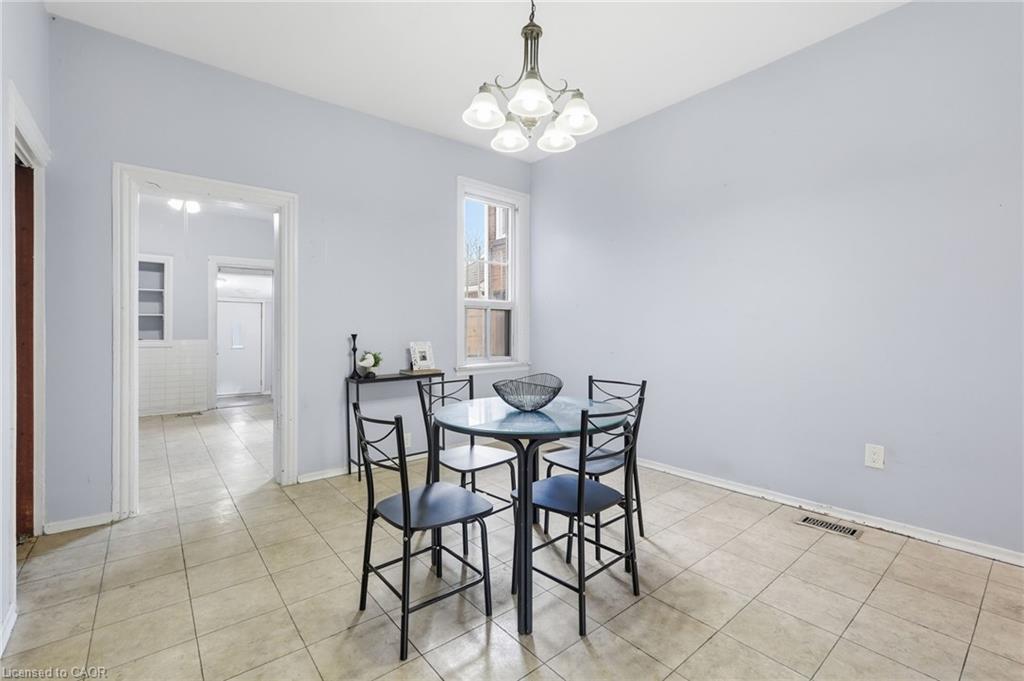79 Murray Street E Property Photo 14