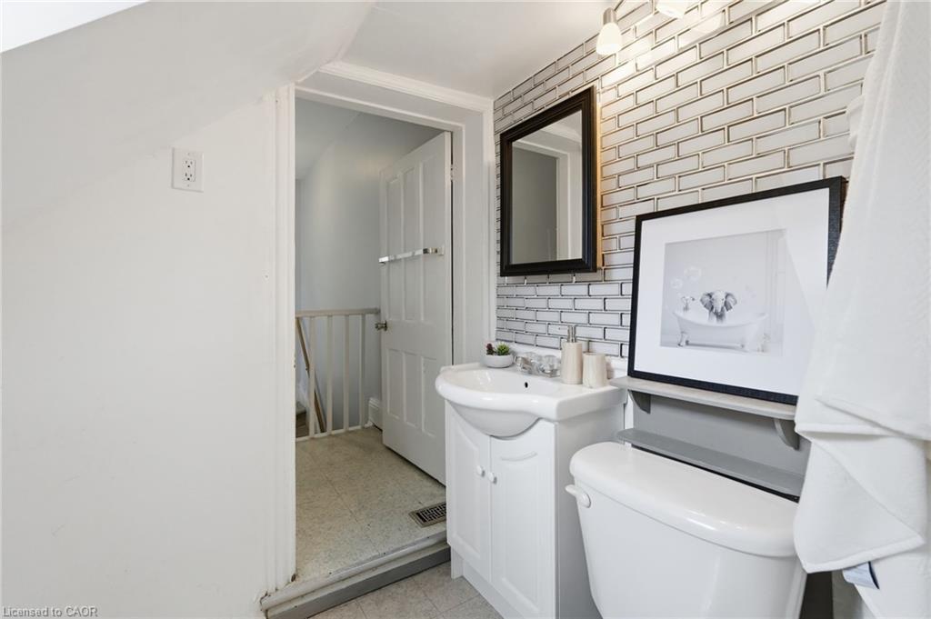 79 Murray Street E Property Photo 31