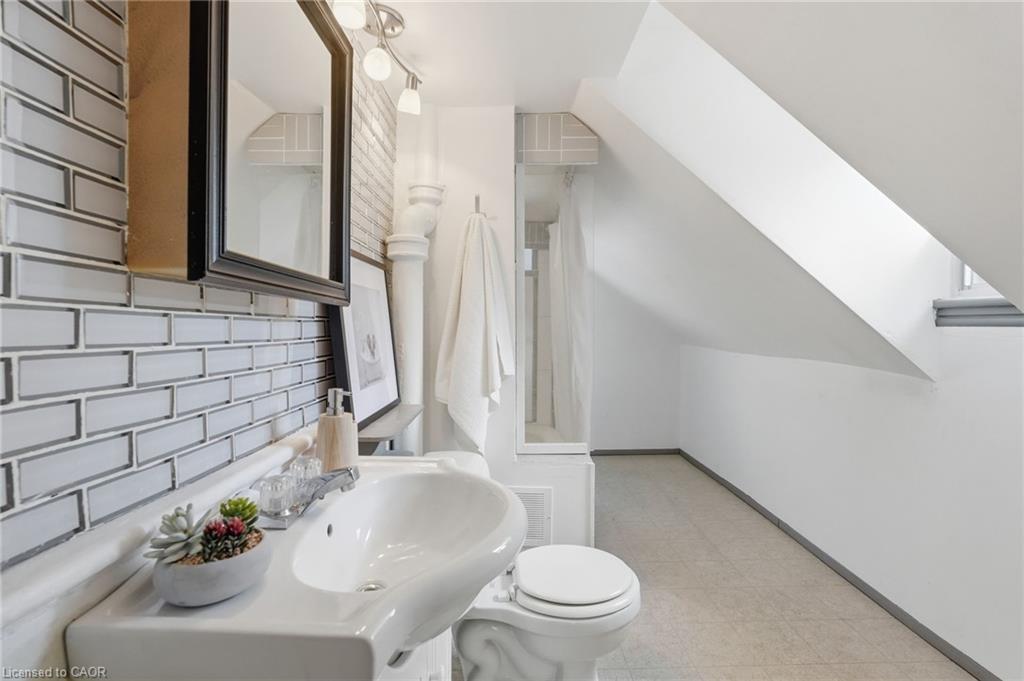 79 Murray Street E Property Photo 33
