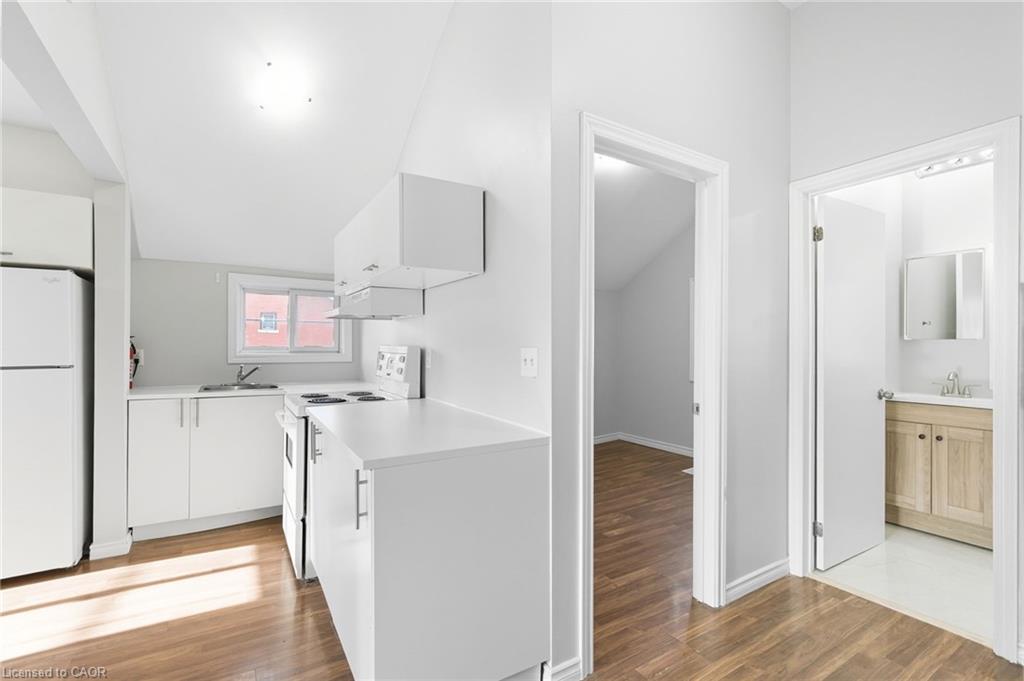 2-2 Windsor Street Property Photo 6