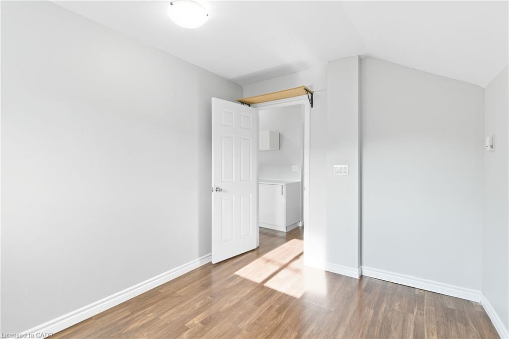 2-2 Windsor Street Property Photo 7