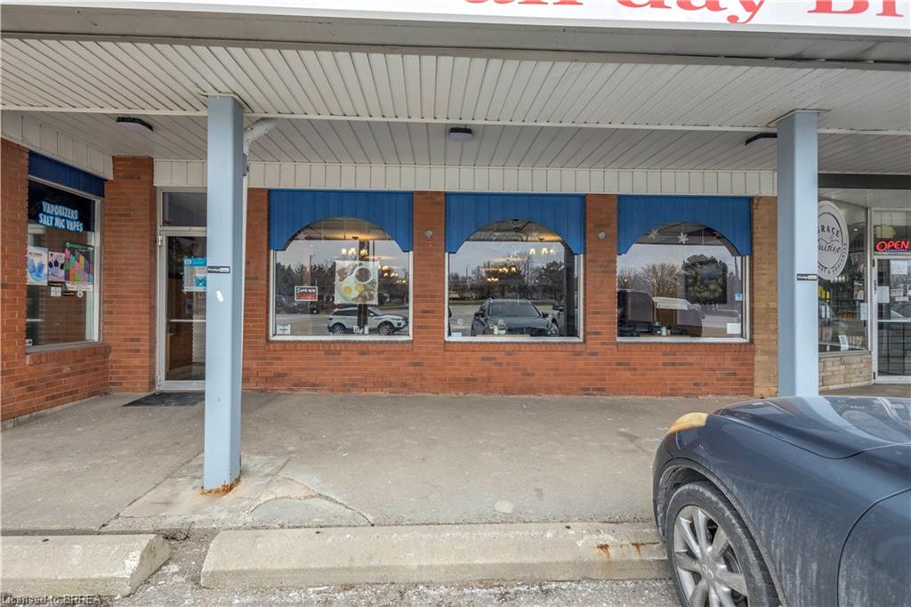 669 Colborne Street E Property Photo 3