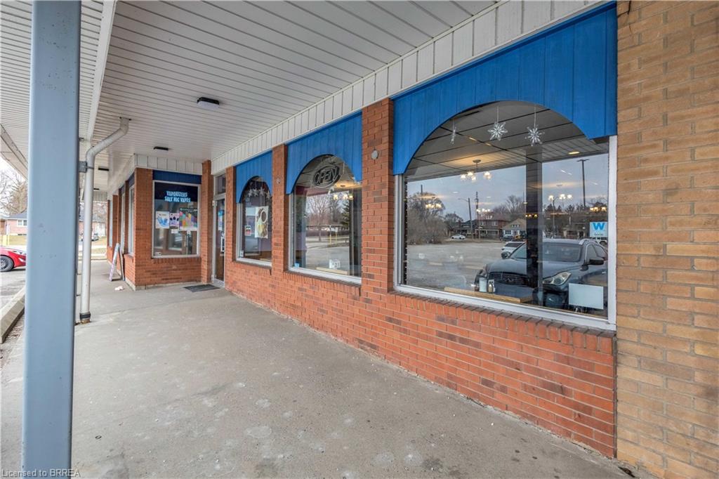 669 Colborne Street E Property Photo 4