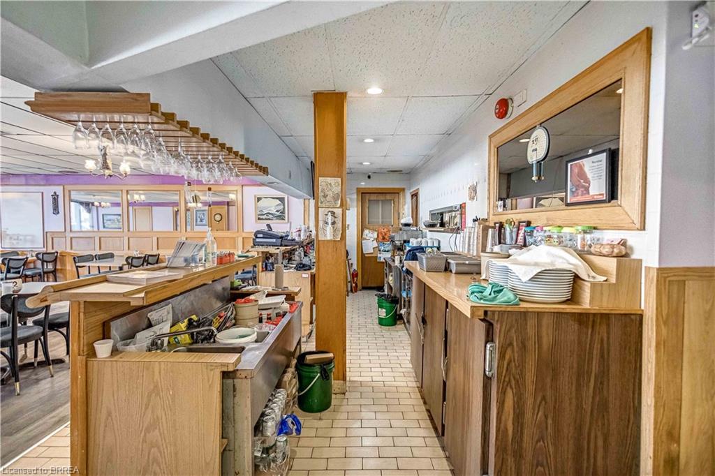 669 Colborne Street E Property Photo 16