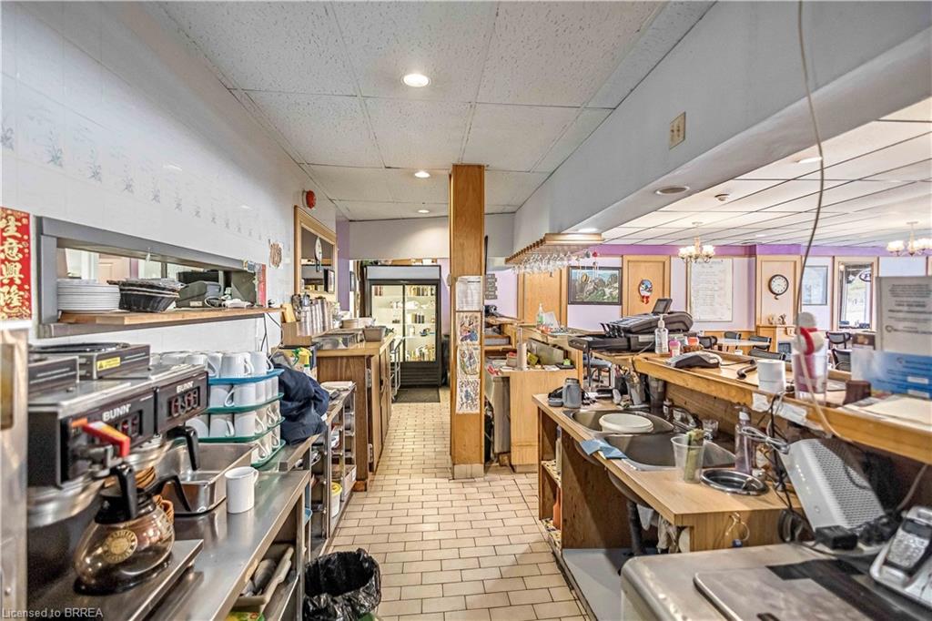 669 Colborne Street E Property Photo 17