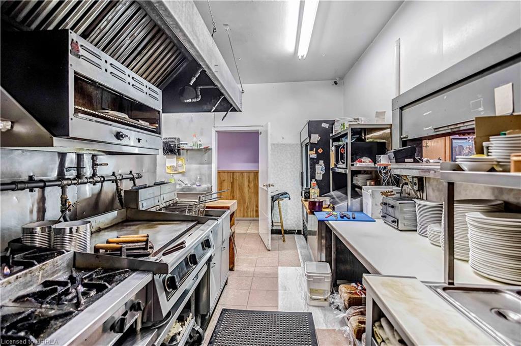 669 Colborne Street E Property Photo 18