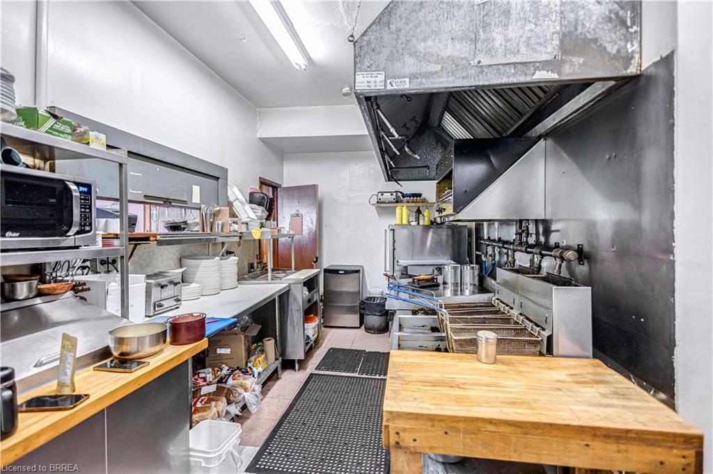 669 Colborne Street E Property Photo 19
