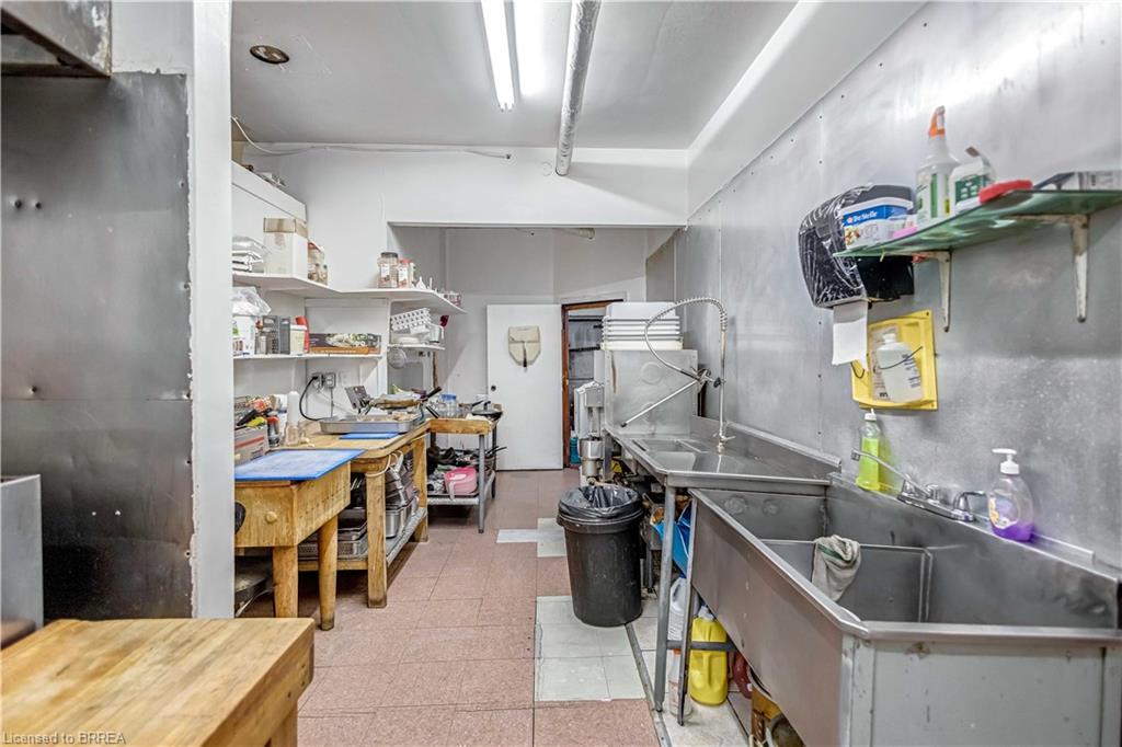 669 Colborne Street E Property Photo 21
