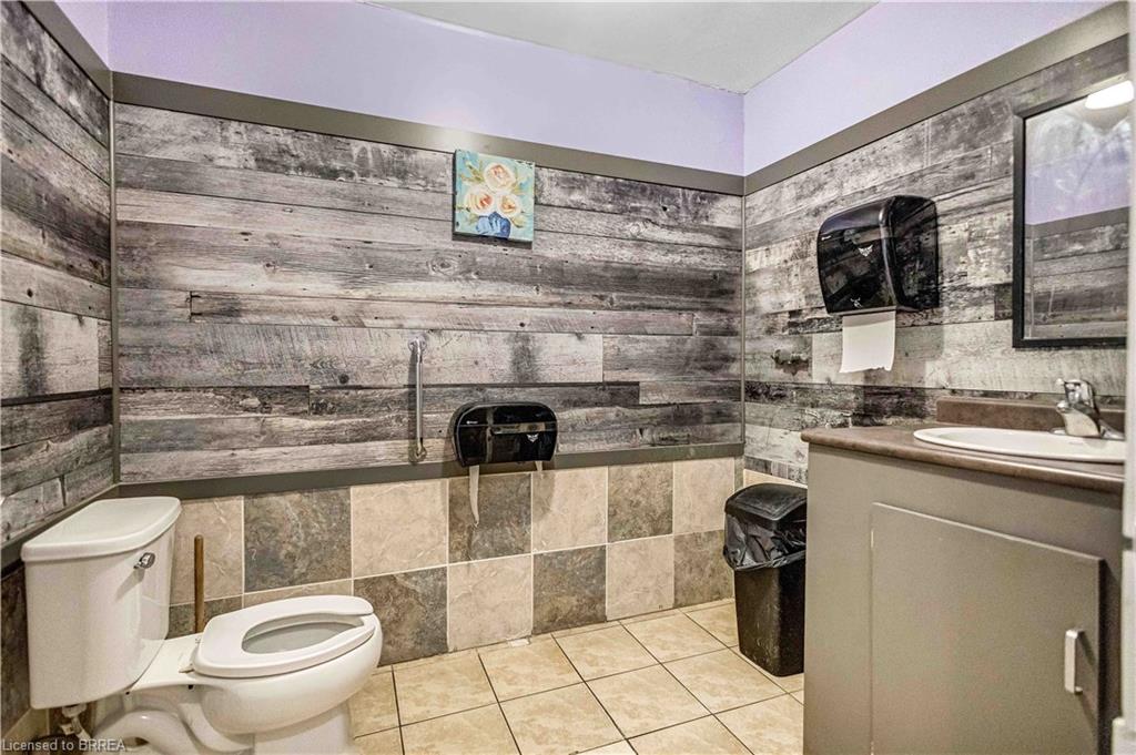 669 Colborne Street E Property Photo 25