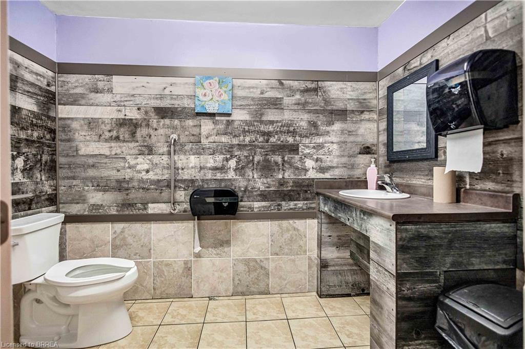 669 Colborne Street E Property Photo 26