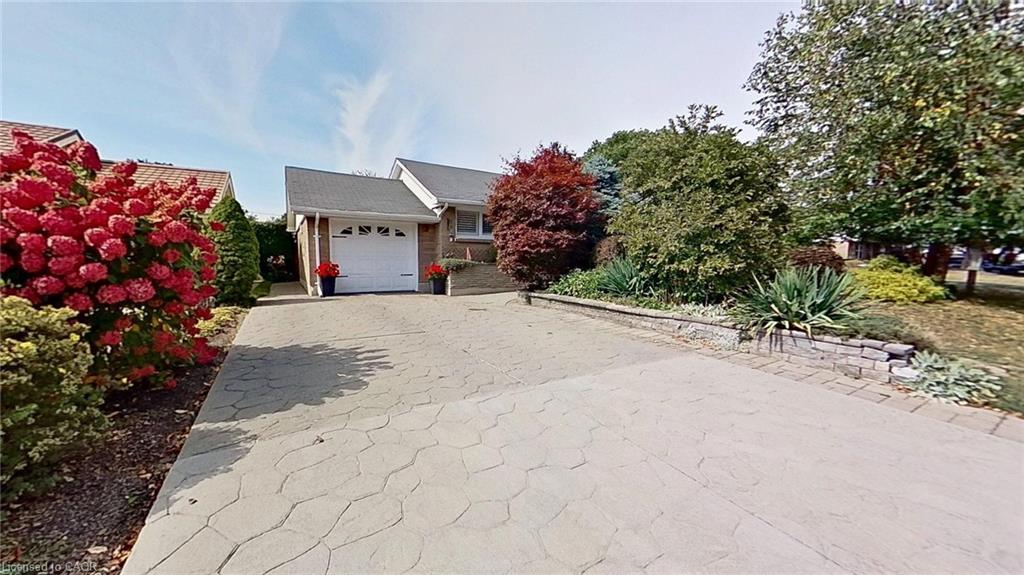 27 Hepburn Avenue Property Photo 4