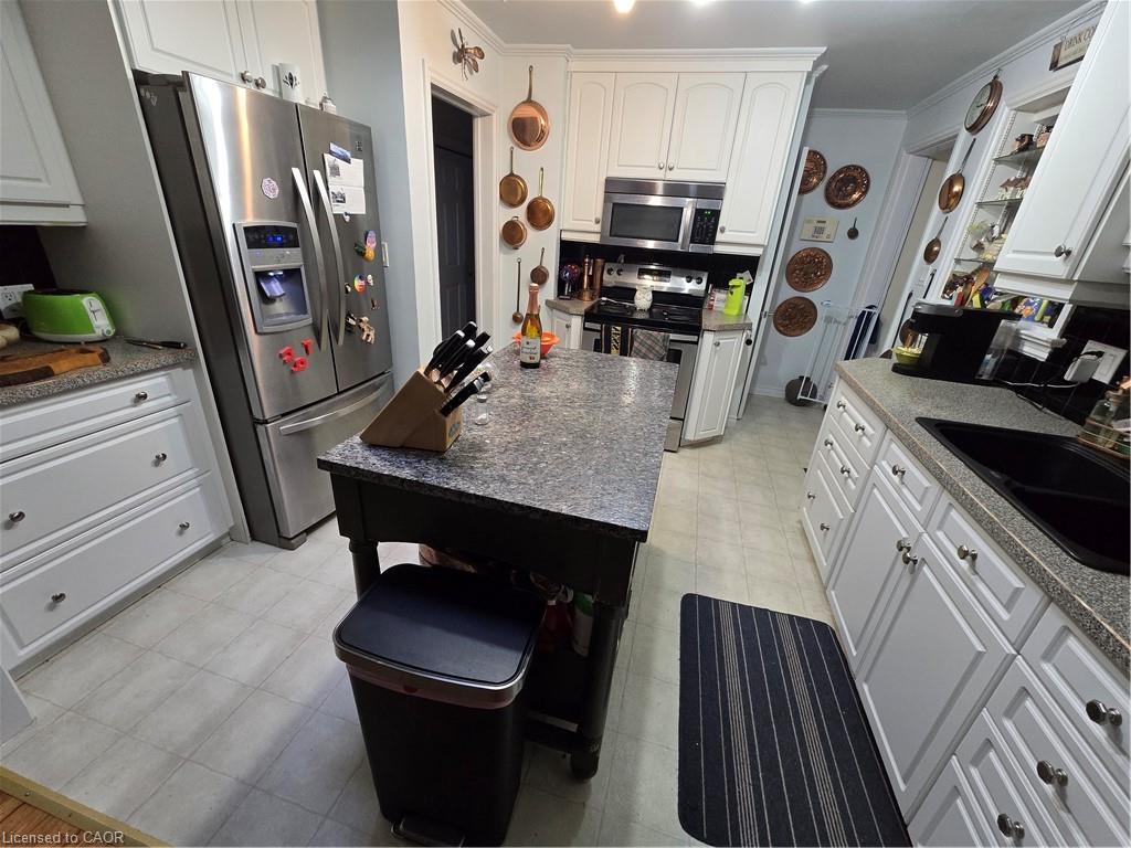 27 Hepburn Avenue Property Photo 10