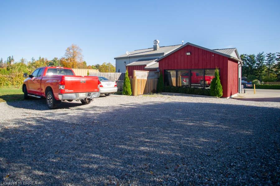 53 Simcoe Street Property Photo 22