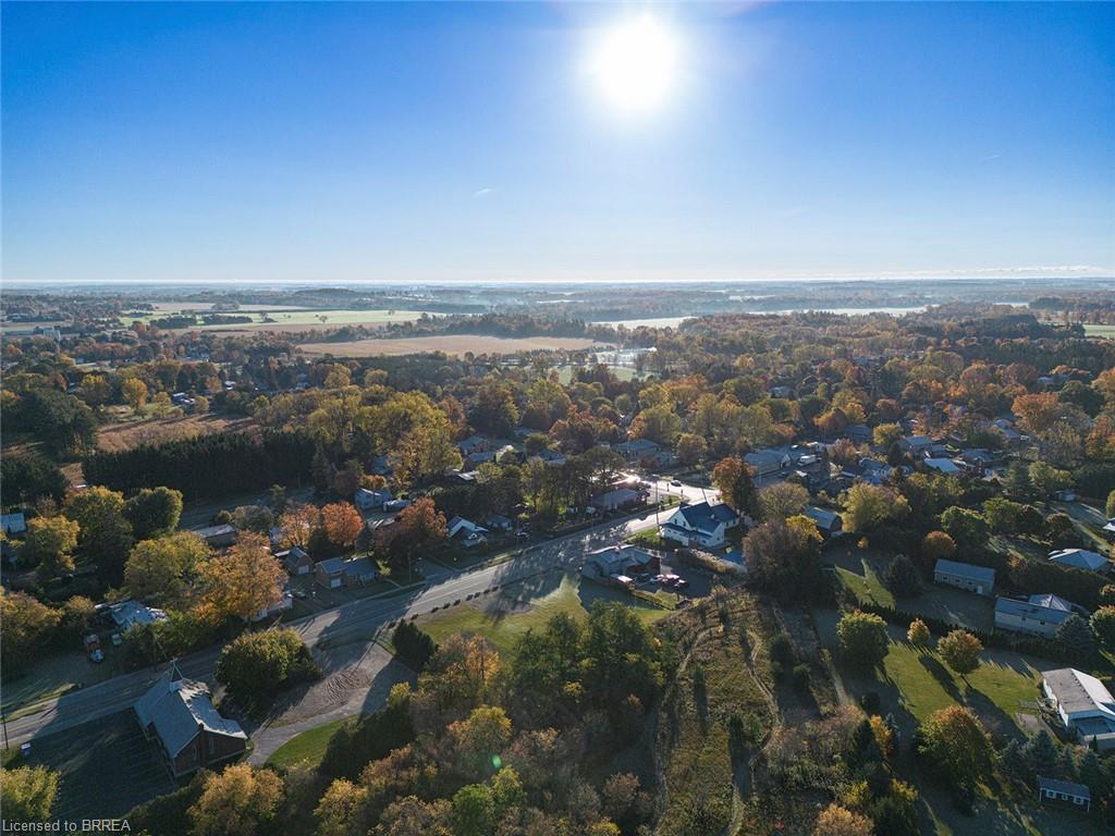 53 Simcoe Street Property Photo 24
