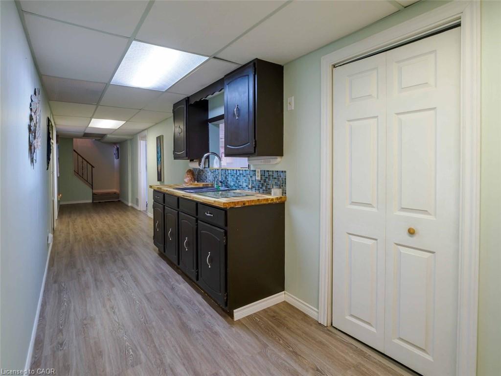 33 Bee Street Property Photo 30