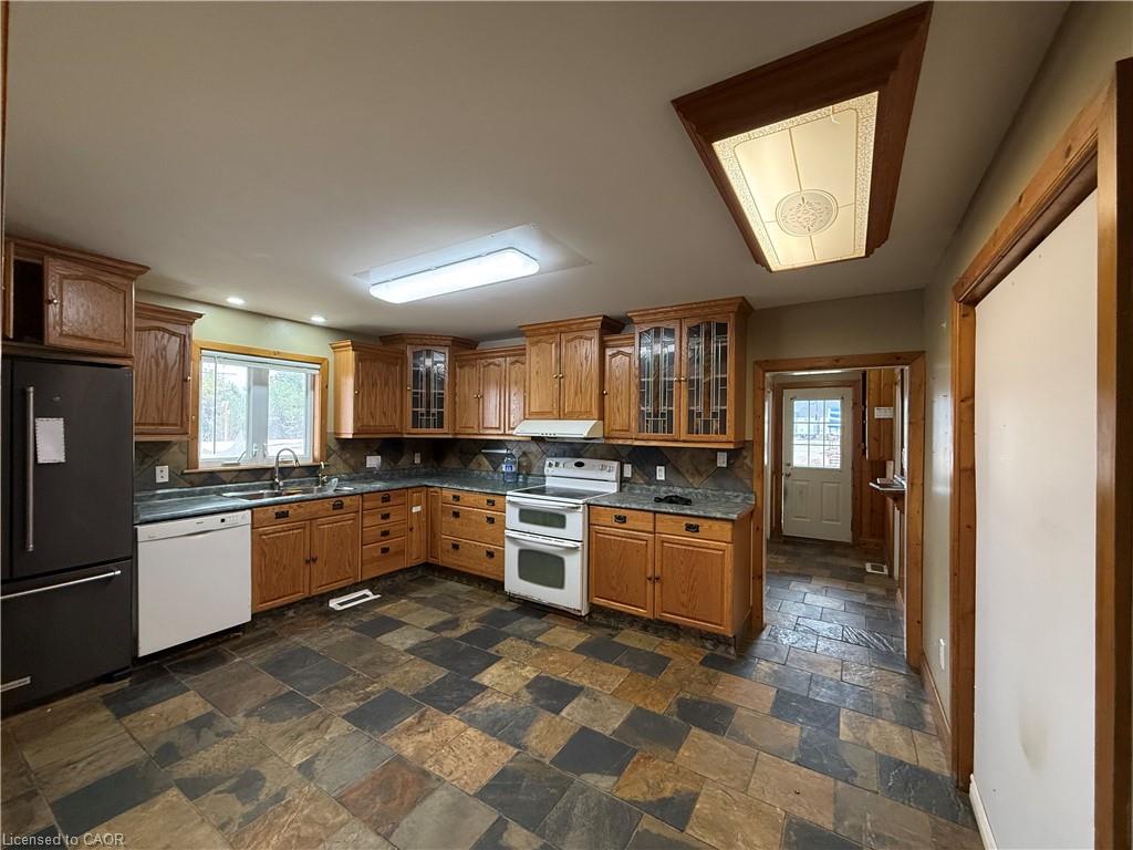1817 Regional Road 97 Property Photo 7