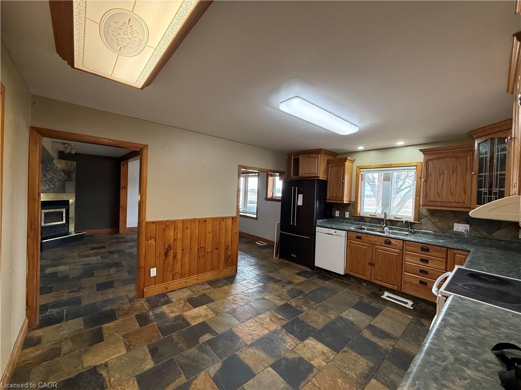 1817 Regional Road 97 Property Photo 9