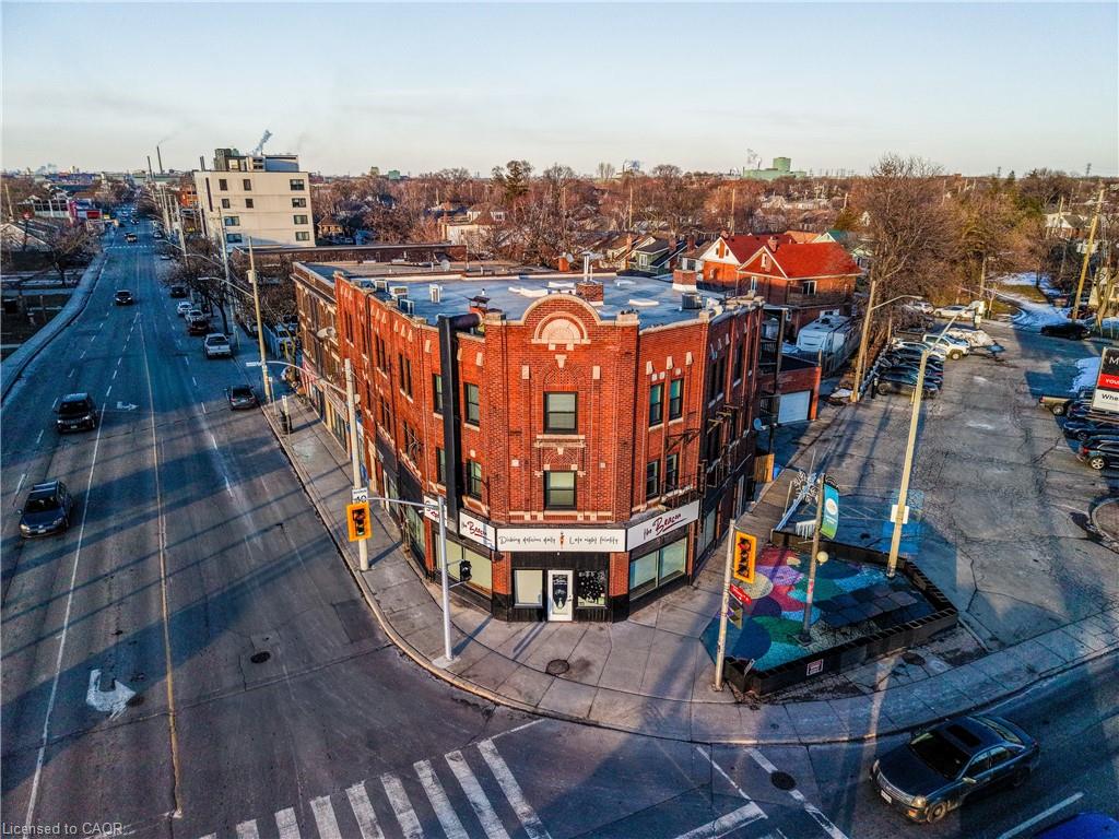 2 Ottawa Street N Property Photo 3