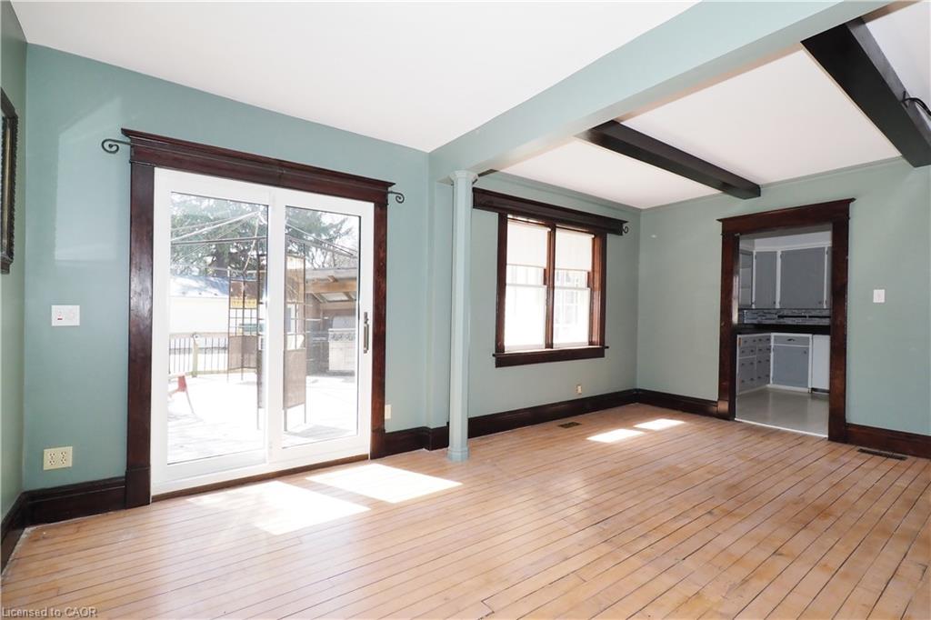 33 Main Street E Property Photo 16