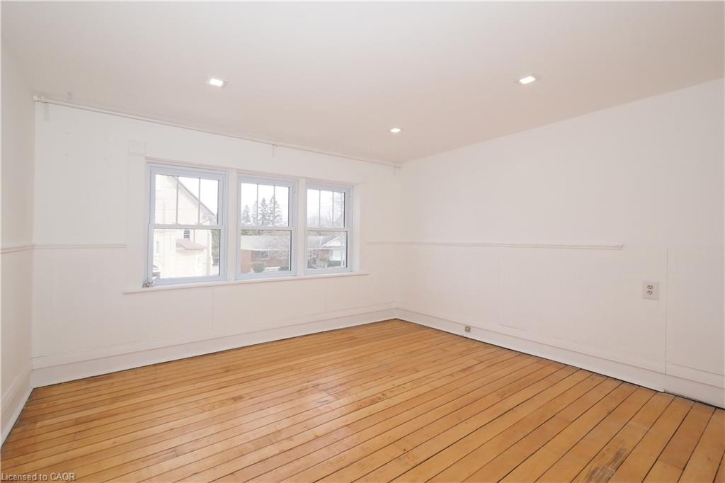 33 Main Street E Property Photo 30