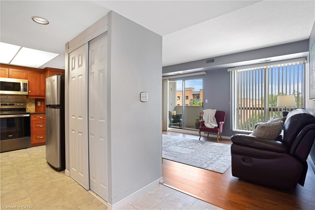 505-3267 King Street E Property Photo 7