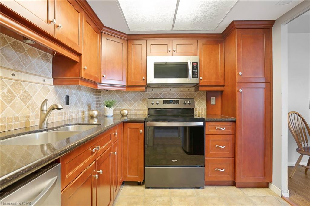 505-3267 King Street E Property Photo 13