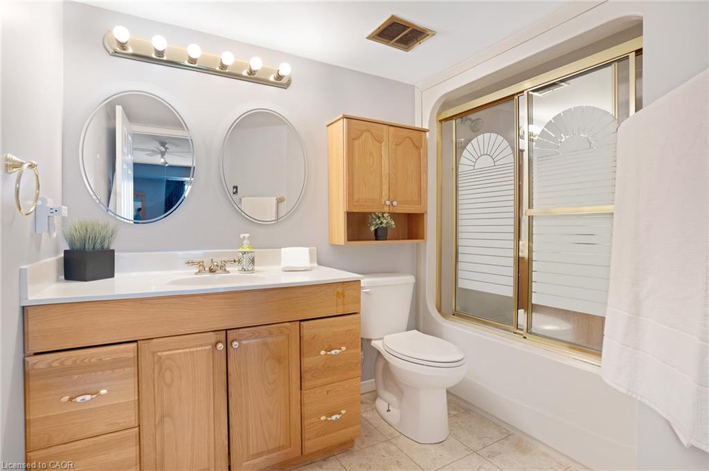 505-3267 King Street E Property Photo 20
