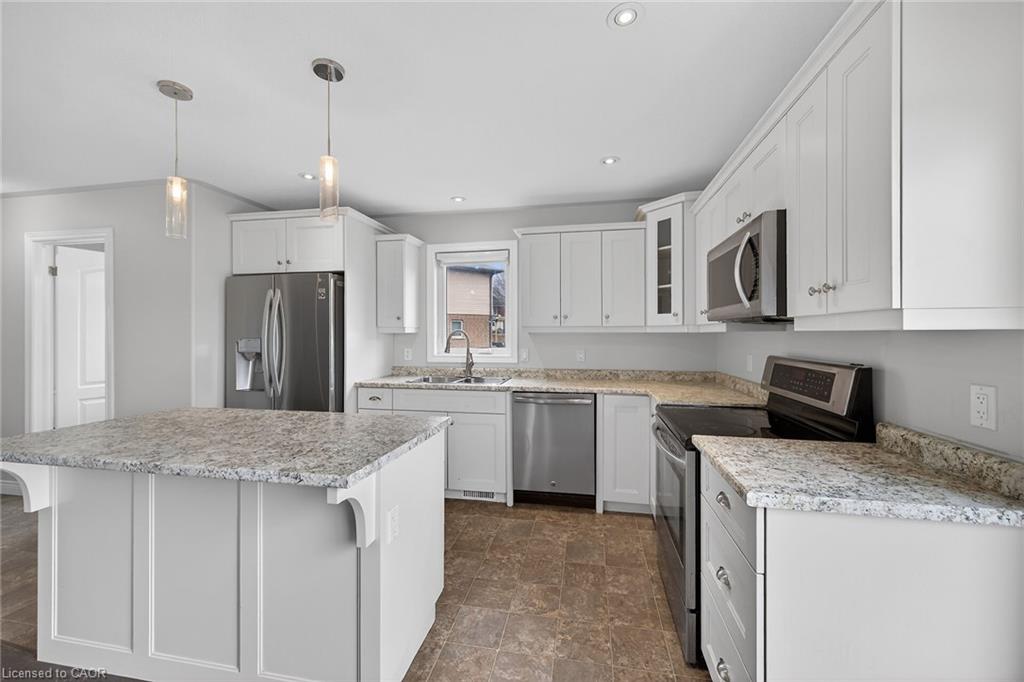 98 Macneil Court Property Photo 14