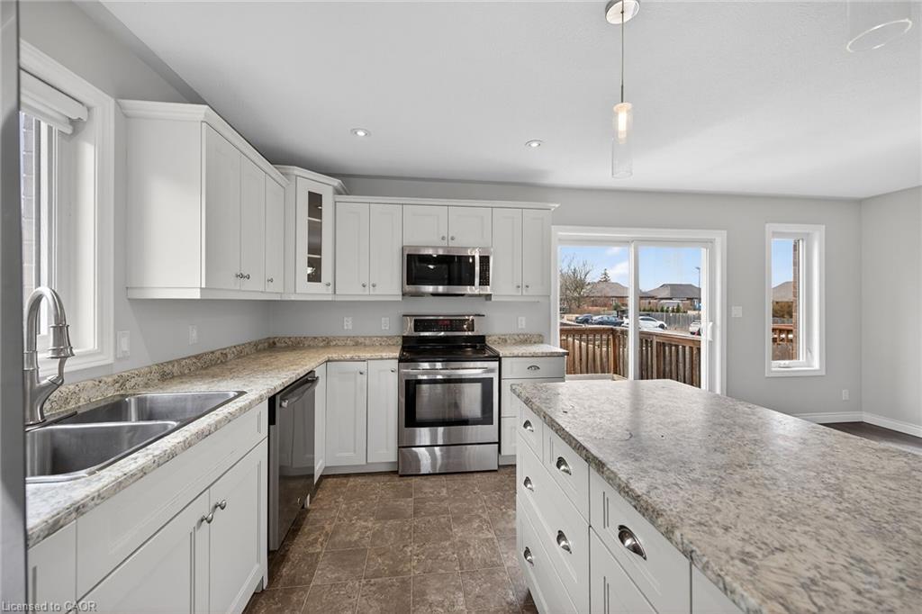 98 Macneil Court Property Photo 16