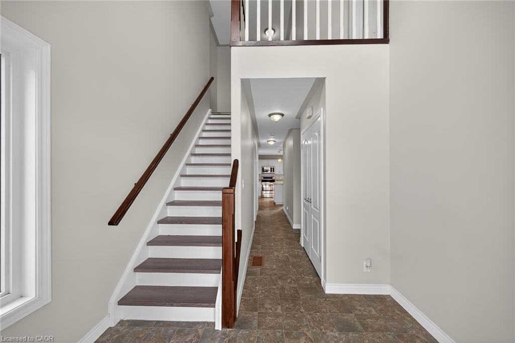 98 Macneil Court Property Photo 18