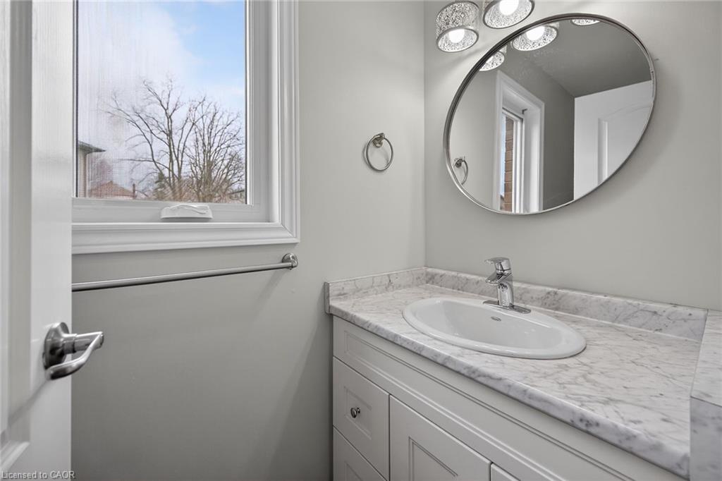 98 Macneil Court Property Photo 20