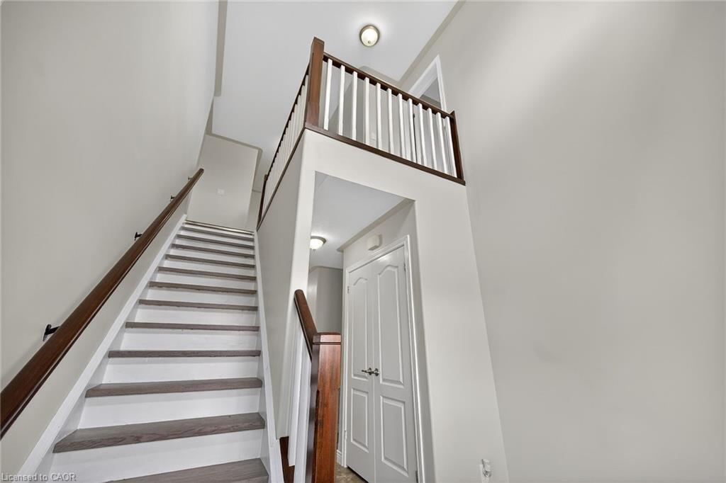 98 Macneil Court Property Photo 21