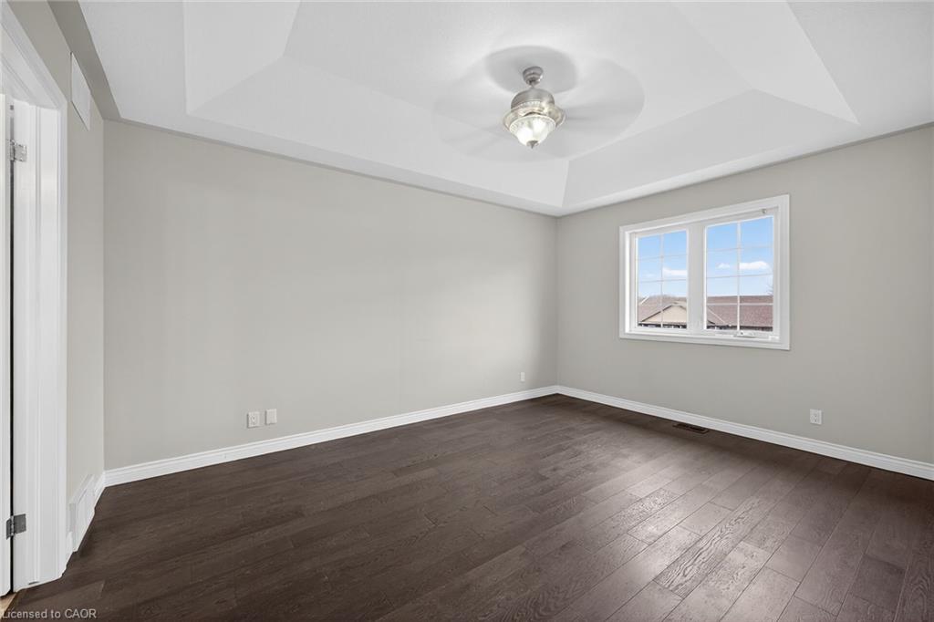 98 Macneil Court Property Photo 24